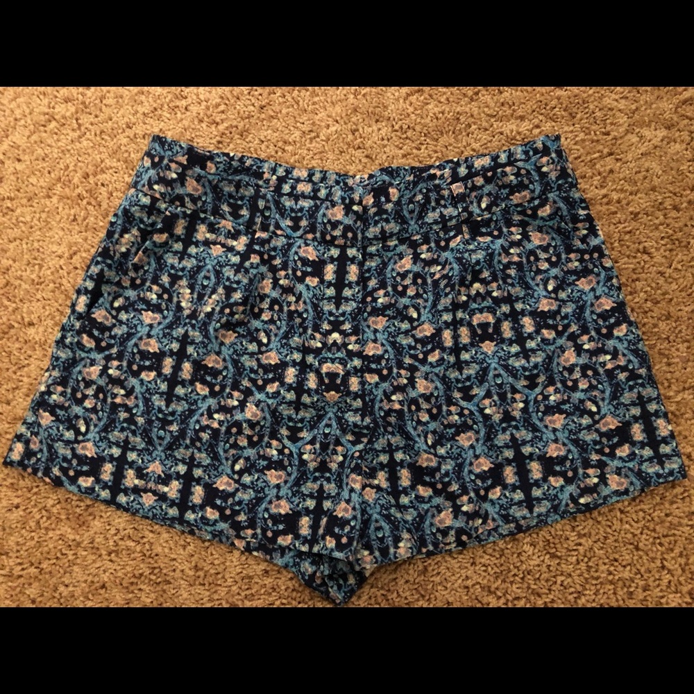 Loose shorts